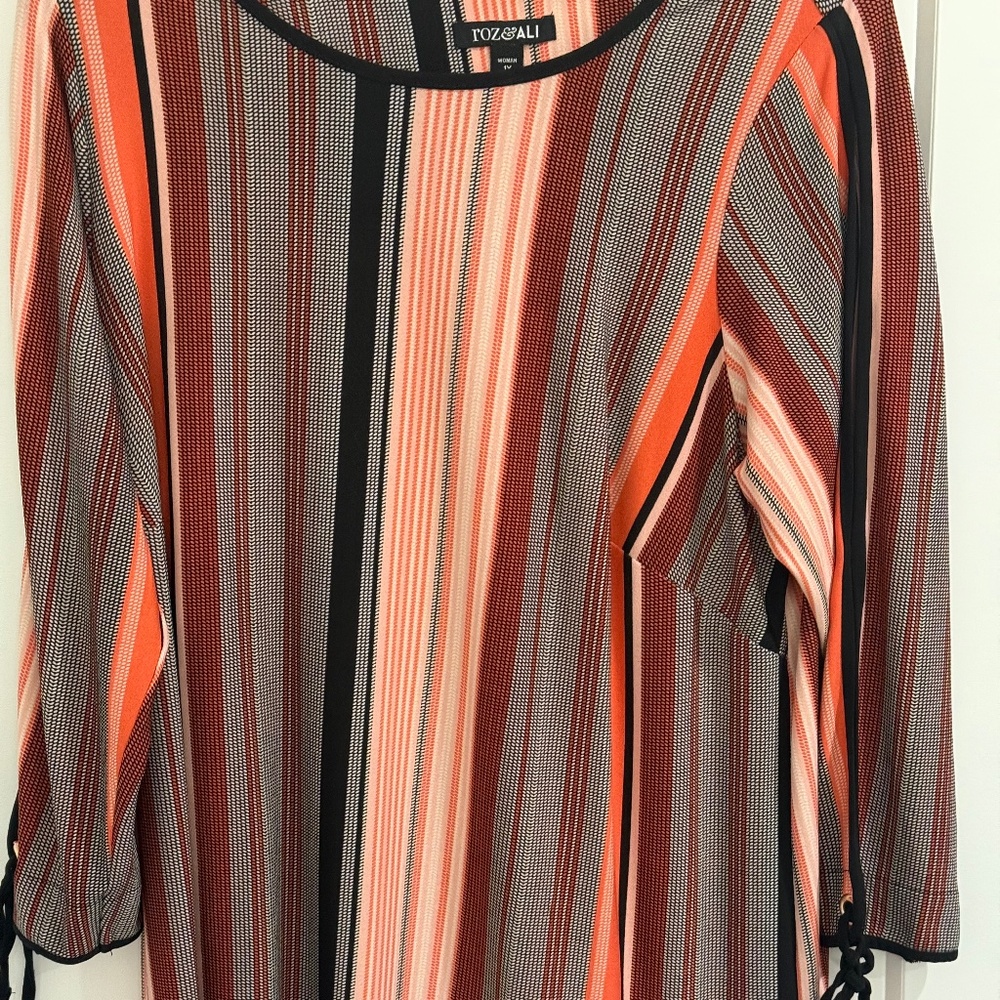 Roz & Ali, Beautiful Fall/Winter top, Size 1X, runs smaller